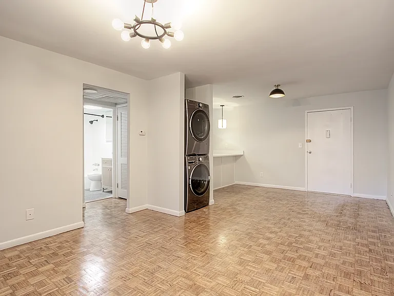 2540 Madison Rd #7 — Photo 9