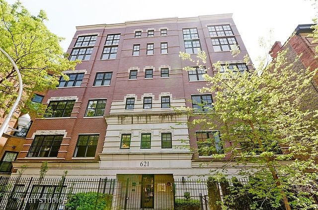1st image of 621 W Barry Ave APT 401