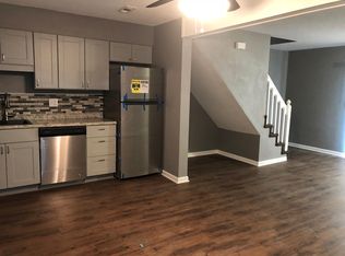 271 SW Pinetree Ln, Lees Summit, MO 64063