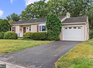 130 Schoolhouse Ln, York, PA 17406