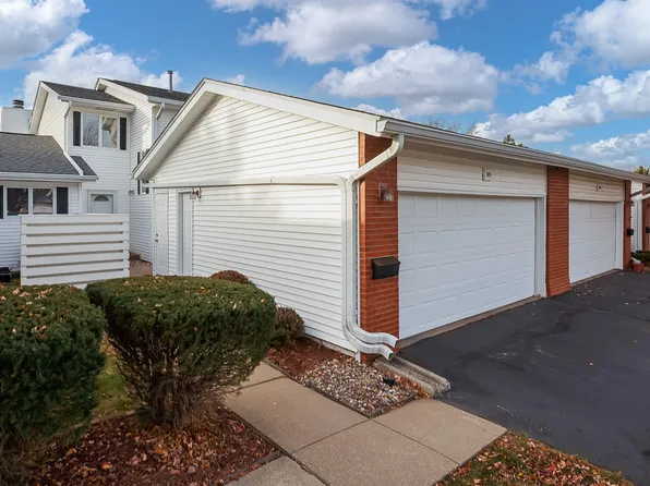 3891 Prairie Ln #1, Bettendorf, IA 52722