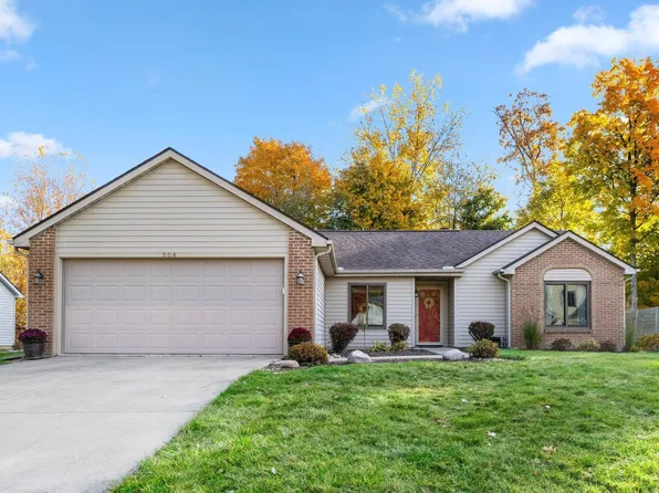 208 Silver Maple Cv, Fort Wayne, IN 46804