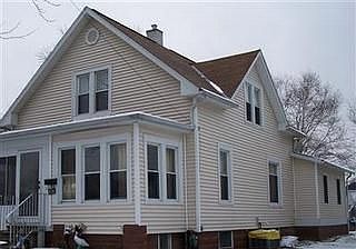 2nd image of 526 Adams St