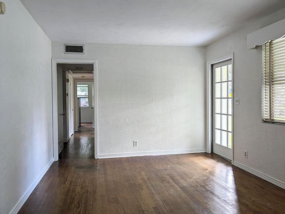 5th image of 553 S Seneca Blvd