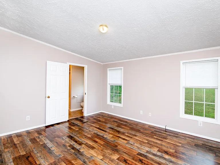55 Crestview Hts — Photo 11