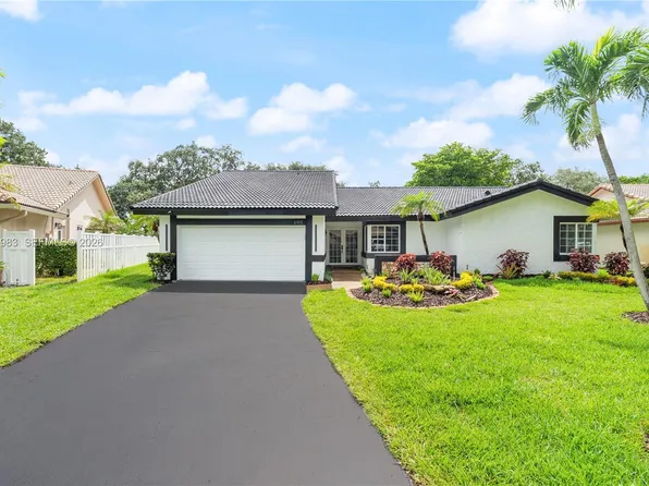 695 NW 107th Ln, Pompano Beach, FL 33071