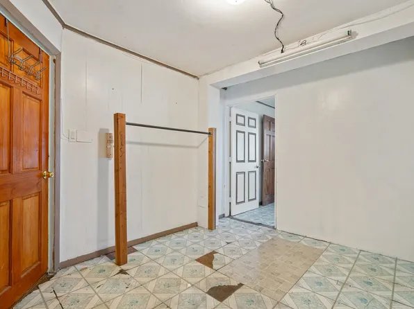 100-30 Martense Avenue image 6 of 36