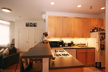 Rented by R New York