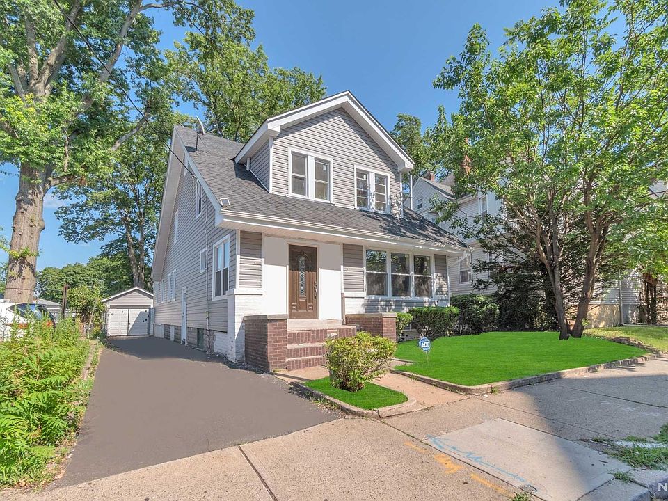 1st image of 468 Sanford Ave