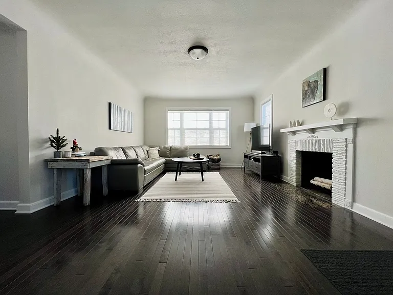 1305 Chestnut St — Photo 3