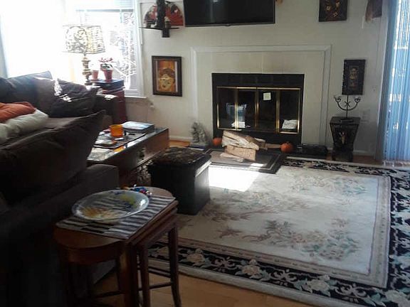 4th image of 7594F Lakeside Village Dr
