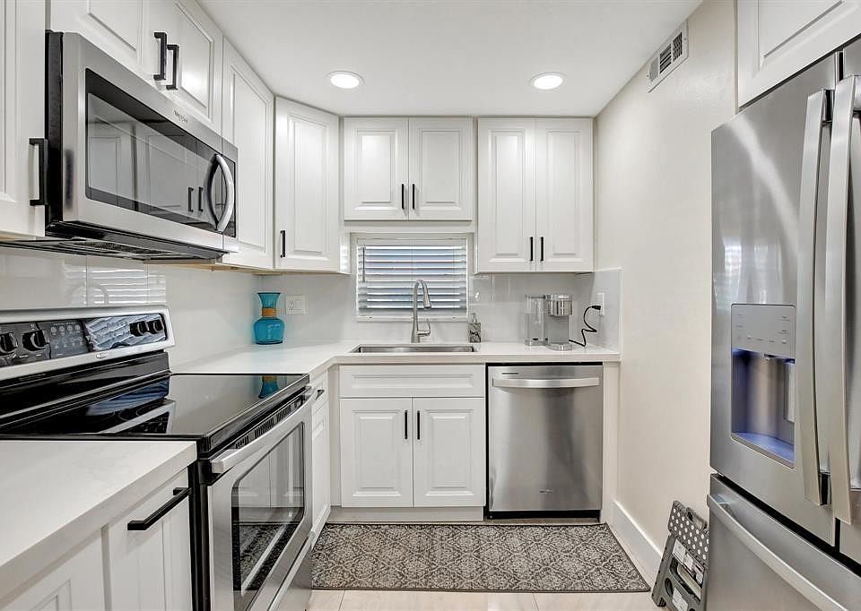 1st image of 9720 S Hollybrook Lake Drive #204