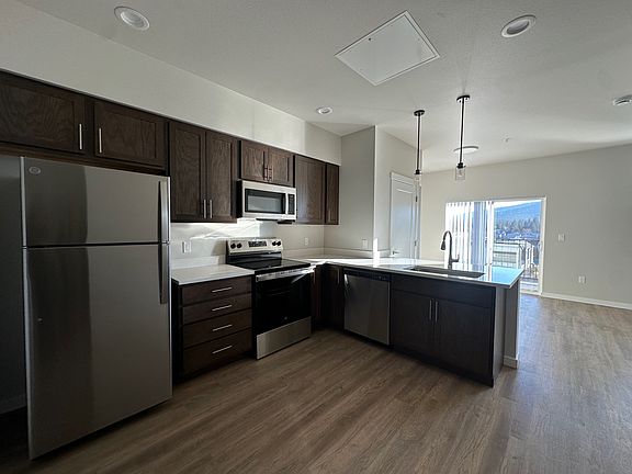 3rd image of 949 E 4th Ave #314