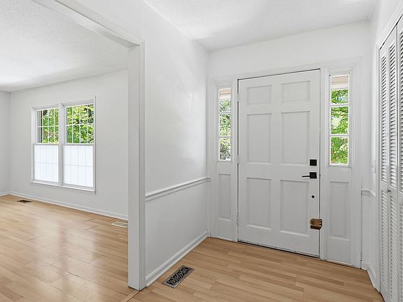 5th image of 5940 Wintergreen Dr