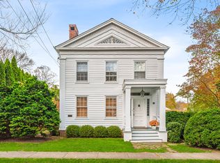 11 Henry St, Sag Harbor, NY 11963