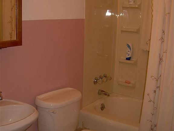 3rd image of 1000 Hammel St