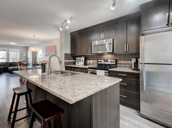 532 NE McKenzie Towne Close SE, Calgary, AB T2Z 1A7