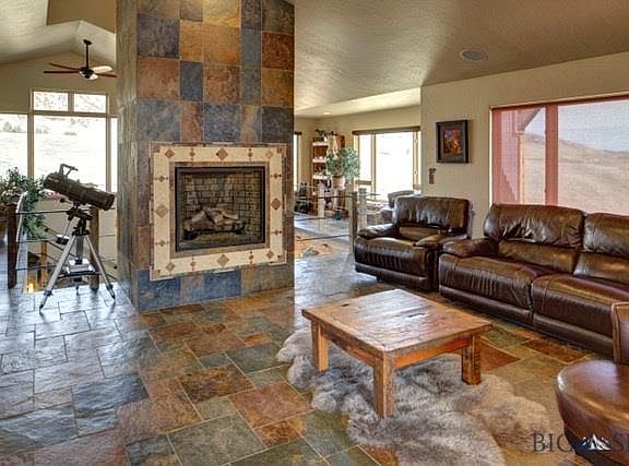 5th image of 14 Sunflower Ln