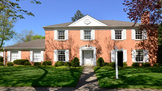 3014 Indianwood Rd photo 1