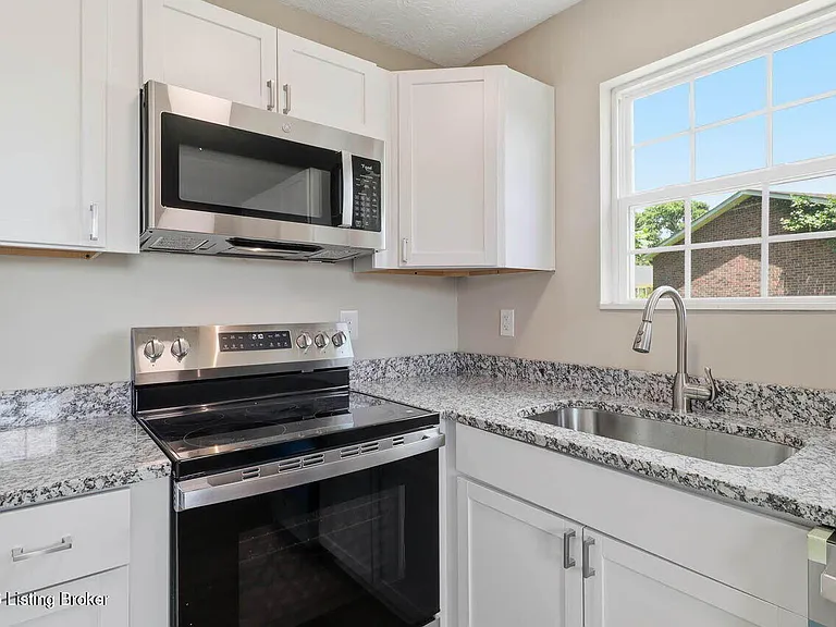 111 Evergreen Ct — Photo 4