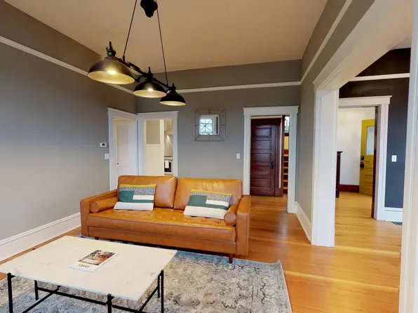 1554 NW 50th St, Seattle, WA