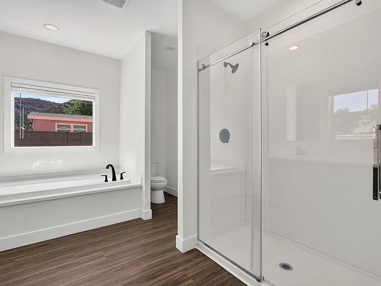 470 E Jessop Ave — Photo 7