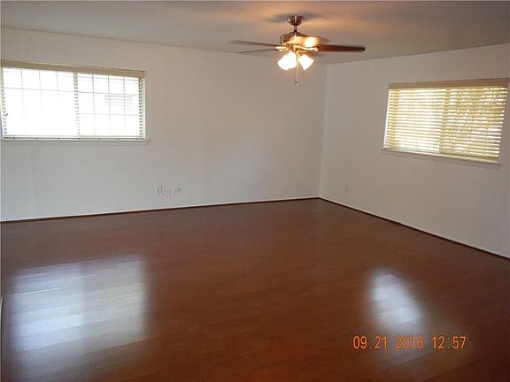 3rd image of 505 Lexington Ln