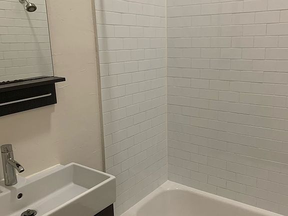5th image of 3845 Market St #3845