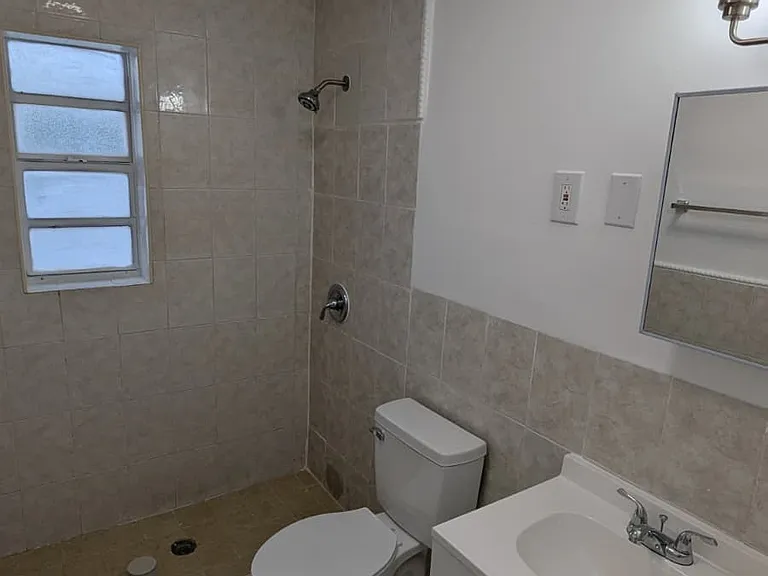 SW 114th Pl — Photo 5