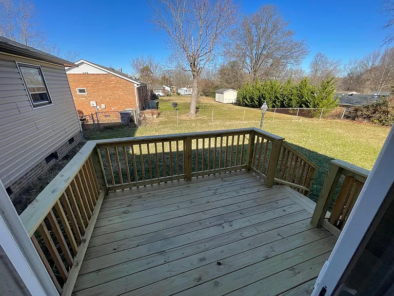 1514 Glenridge Rd — Photo 9