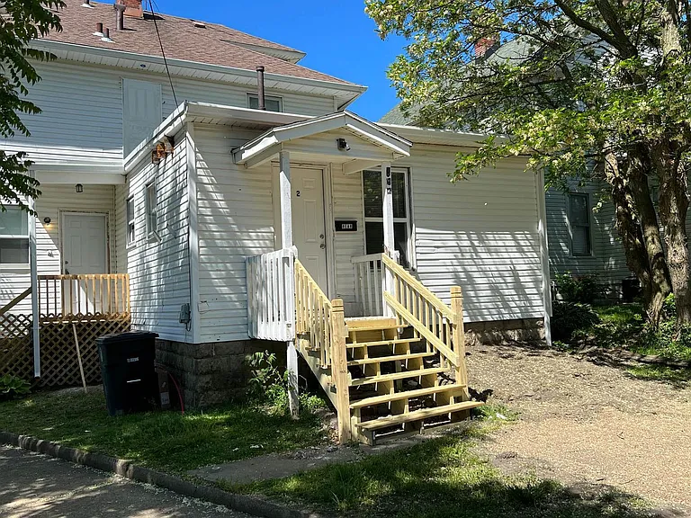862 Kenmore Blvd — Photo 4