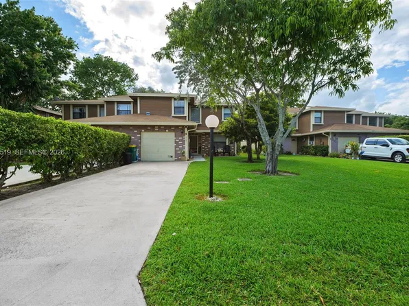 6183 Pine Tree Ln APT B, Tamarac, FL 33319