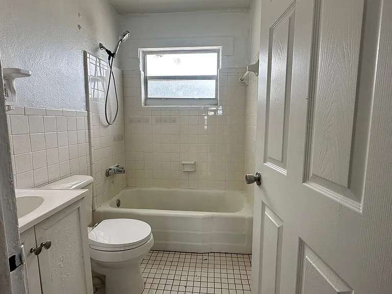 919 Pine St — Photo 4