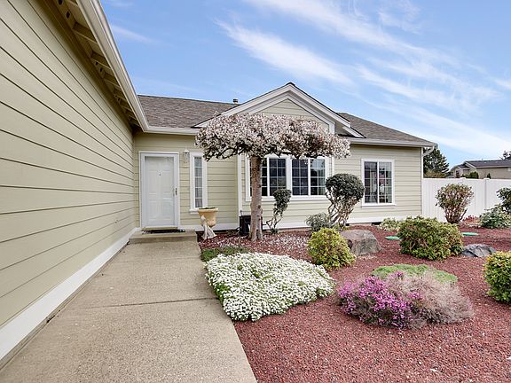 2nd image of 12119 199th Avenue Ct E
