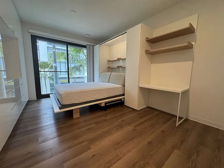 987 Queen St #215 — Photo 3