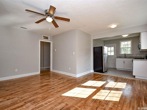 5th image of 305 NE 9th St #1