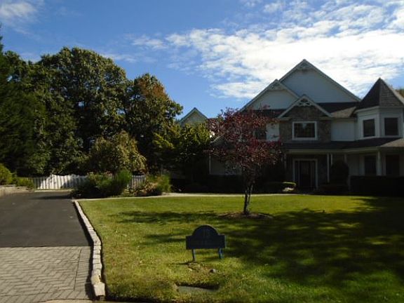 2nd image of 13 Dumplin Hill Ln