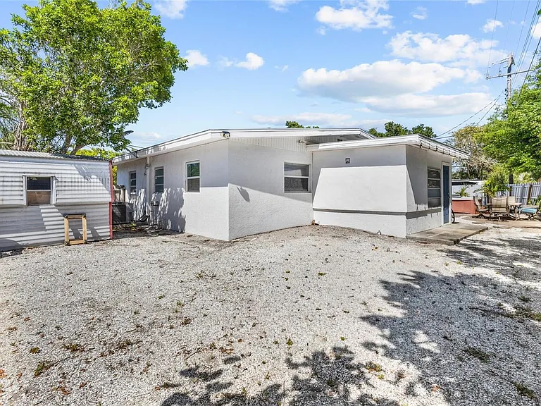 2082 Orchid St — Photo 14