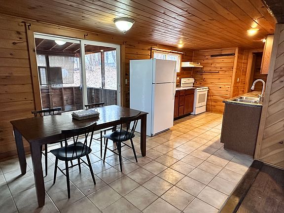 3rd image of 9 Windsor St #1