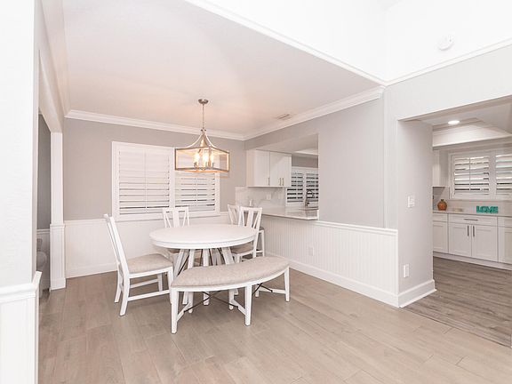 5th image of 4041 NE Breakwater Dr