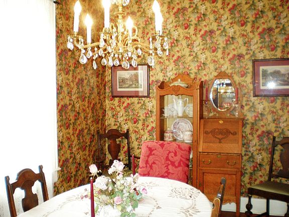 Intimate Dining Room!