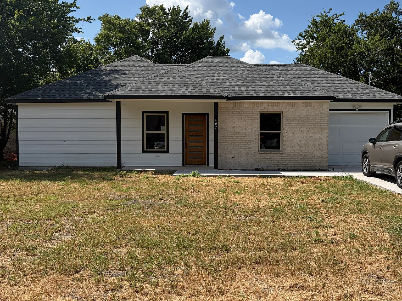 3 bed, 1556 sqft, $1,700 — Photo 2