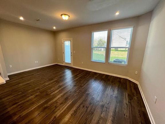 4th image of 3338 Brookberry Ln