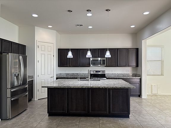 5th image of 8037 W Spur Dr
