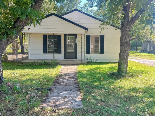 304 N Neches St, Whitney, TX 76692