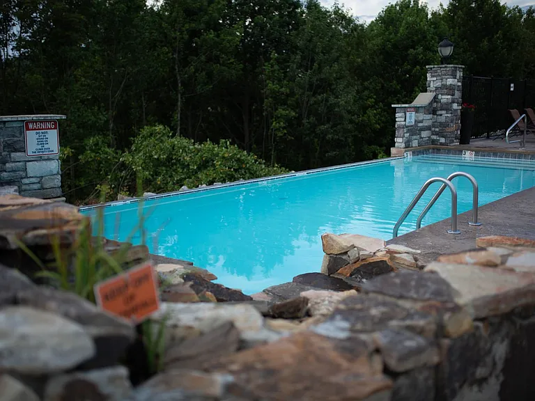 Eagle View Luxury Apartments — Photo 169