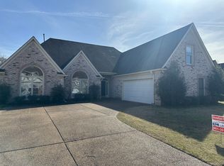 10451 Valley Run Ln, Cordova, TN 38016