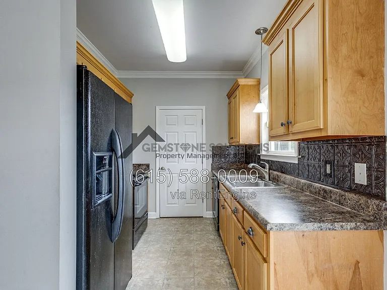 1012 McKenna Dr — Photo 16