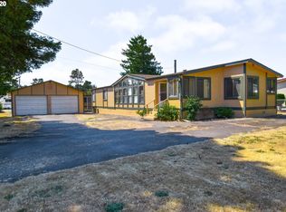 305 Rainbow Ln, Lakeside, OR 97449