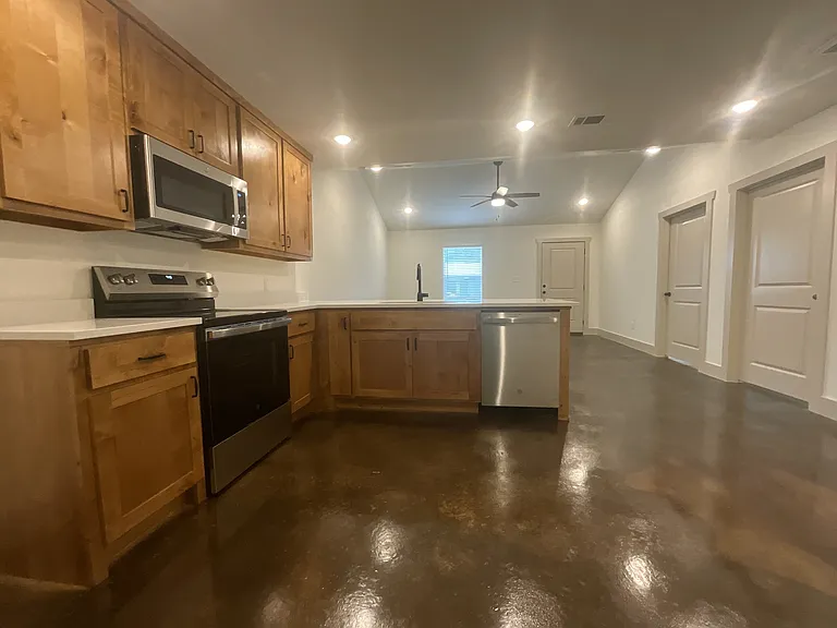 543 Bradburn Rd #100 — Photo 9